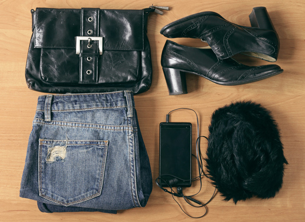 ropa casual set de moda - jeans, zapatos, accesorios
 - Foto, Imagen