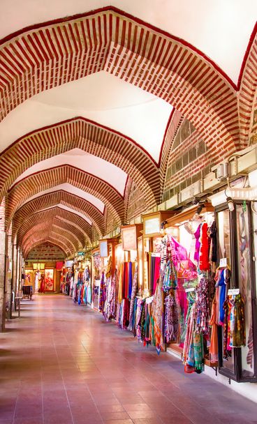 Vnitřek Koza Han, kde se prodávají hedvábí - Fotografie, Obrázek