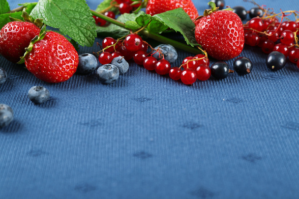 fresh summer berries  - Foto, Bild