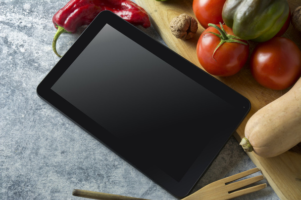 Цифровий планшет зі свіжими овочами
 - Фото, зображення