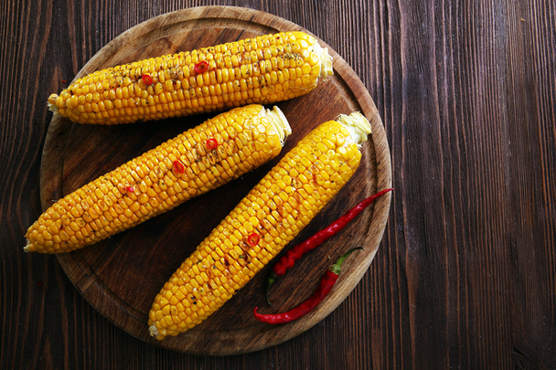 Tasty grilled corn  - Фото, зображення