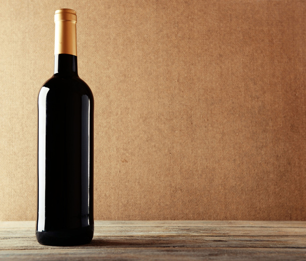Bottle of red wine - Фото, зображення