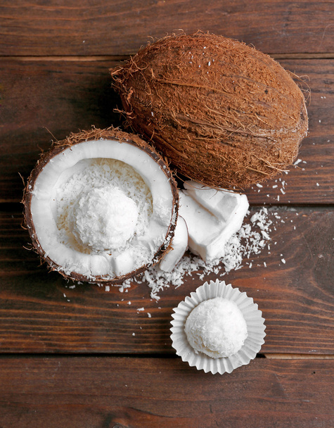 Candies in coconut flakes - Foto, afbeelding