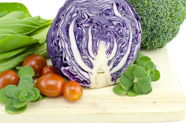rajattu kuva terveellisen valikoituja vihanneksia
 - Valokuva, kuva