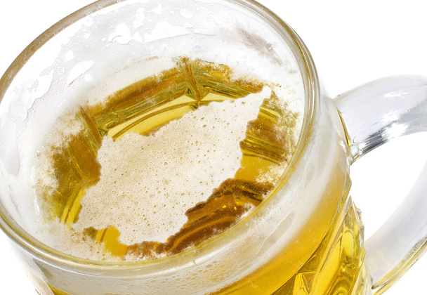 Cabeza de cerveza con forma de San Marino en una taza de cerveza. (serie
) - Foto, Imagen
