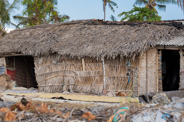 Індонезійська-будинок - shack на пляжі - Фото, зображення