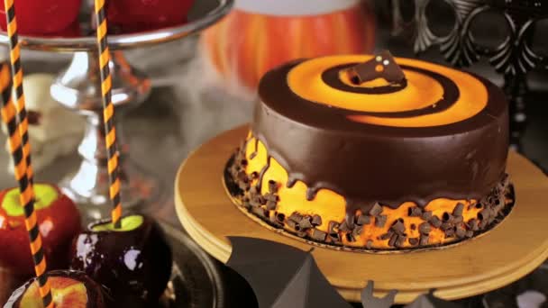 Candy alma és torta, Halloween party. - Felvétel, videó