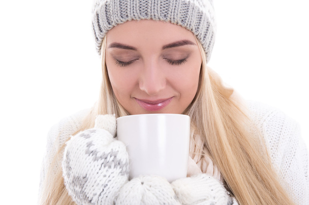 portrait of cute beautiful woman in winter clothes with cup of t - Foto, imagen
