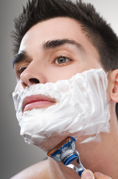 Man shaving - Fotó, kép