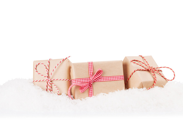 Vánoční dárkové krabičky ve sněhu - Fotografie, Obrázek