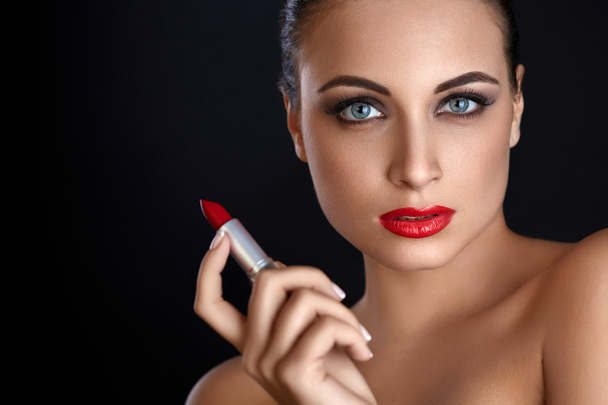 Portrait of Beautiful Woman With Red Lipstick. Red Lips - Foto, Imagem