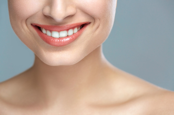 Woman smile. Teeth whitening. Dental care. - Zdjęcie, obraz