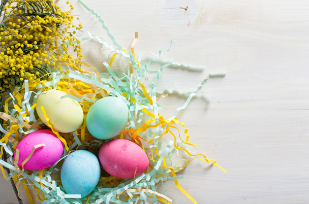 Huevos de Pascua coloreados - Foto, Imagen