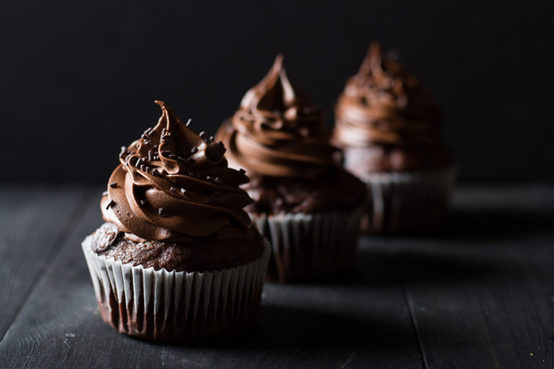 homemade chocolate cupcakes - Φωτογραφία, εικόνα