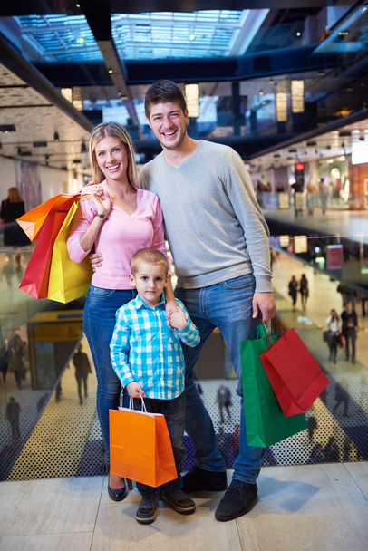 young family with shopping bags - Foto, immagini