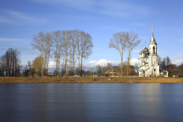 Church on autumn river shore - Foto, Imagem