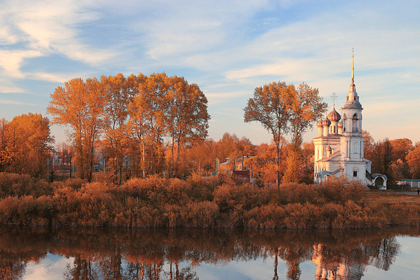 Russische kerk zomer landschap - Foto, afbeelding
