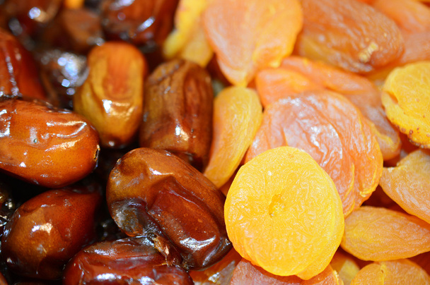 Dates and dried apricots - Foto, afbeelding