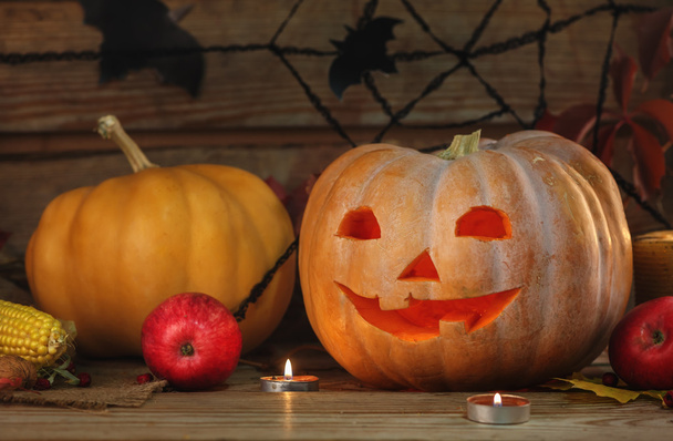 Composición de Halloween, calabaza brillante
 - Foto, imagen