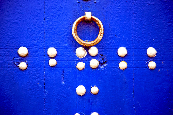 rouillé ongle métallique sale peinture décapée dans
   - Photo, image