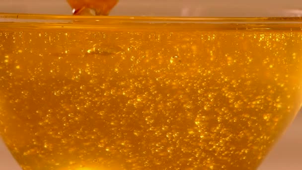 O mel é uma fonte de saúde
 - Filmagem, Vídeo