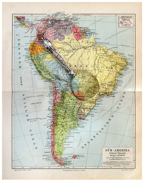 Παλιός Χάρτης της Νότιας Αμερικής με μεγεθυντικό φακό - Φωτογραφία, εικόνα