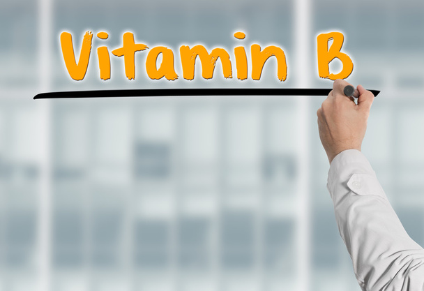 Doutor escreve Vitamina B
 - Foto, Imagem
