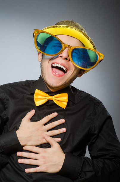 Hombre divertido con sombrero vintage - Foto, Imagen