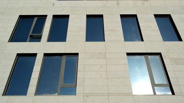 Detalle de un edificio moderno, Lisboa, Portugal
 - Foto, imagen