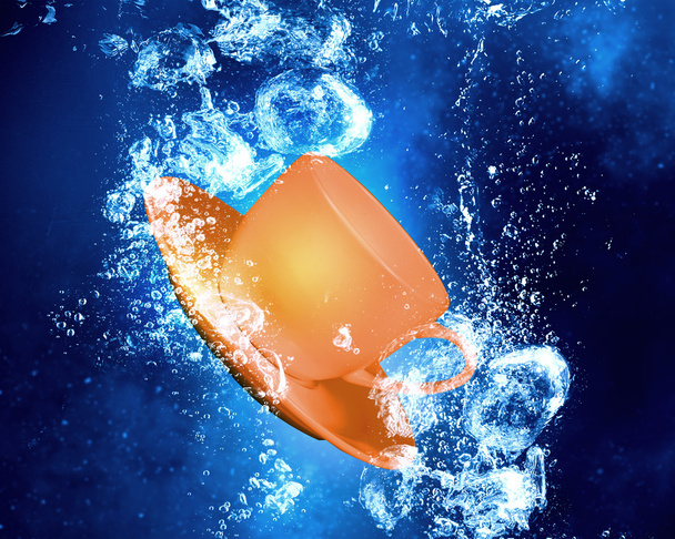 Кубок під водою
 - Фото, зображення
