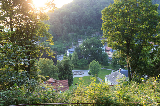 Panoramatický pohled ze zahrady lázeňského parku v Bad Schandau, Saské Švýcarsko - Fotografie, Obrázek