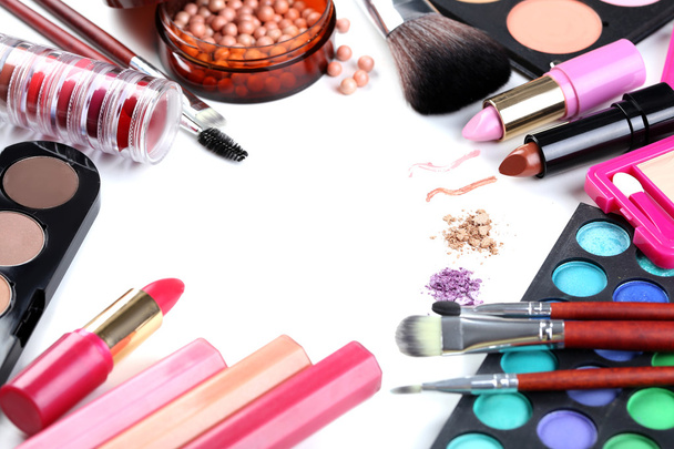 Makeup brush and cosmetics - Фото, изображение