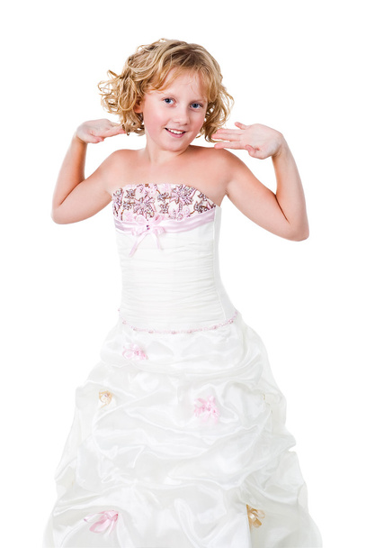 leuke tiener meisje dragen jurk geïsoleerd op witte achtergrond - Foto, afbeelding