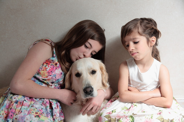 holky s jejich psem - Fotografie, Obrázek