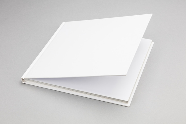 Boş kitap beyaz kapak 8,5 x 8,5 - Fotoğraf, Görsel