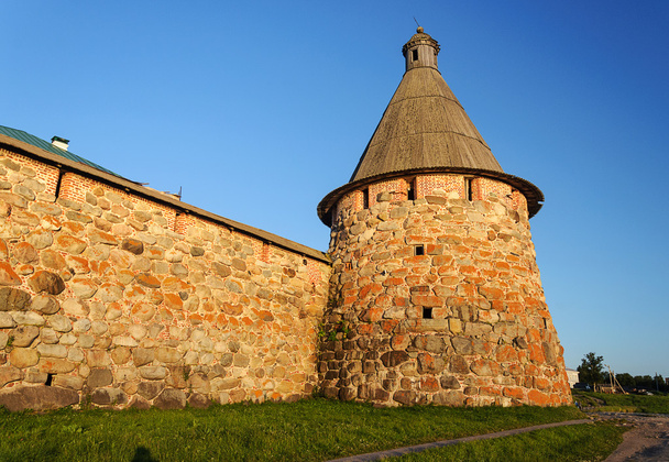 Pryadilnaya tower of the Solovetsky monastery at sunset - Fotoğraf, Görsel