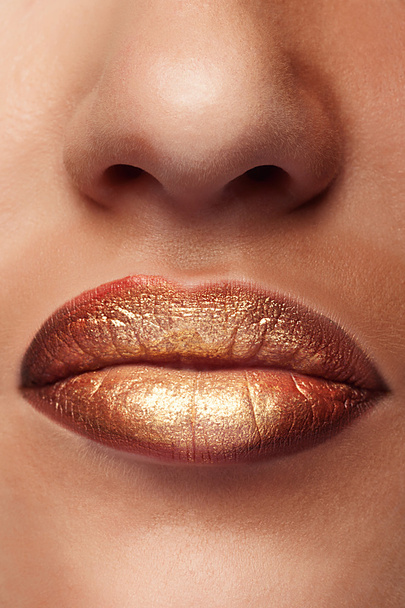 Close-up opnames van mond met lippenstift - Foto, afbeelding