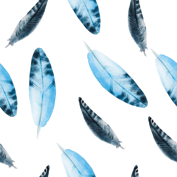 Watercolor birds feathers pattern. Seamless texture with hand dr - Foto, Bild