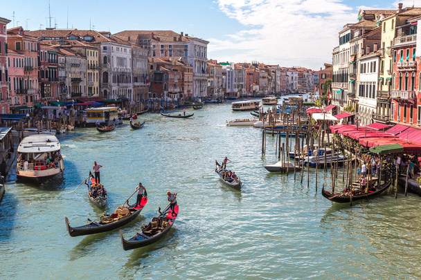 Гондолы на Большом канале в Венеции
 - Фото, изображение