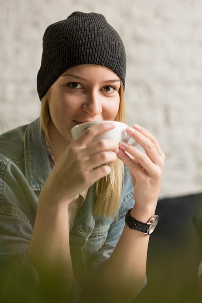 Hipster woman and coffee - Fotó, kép