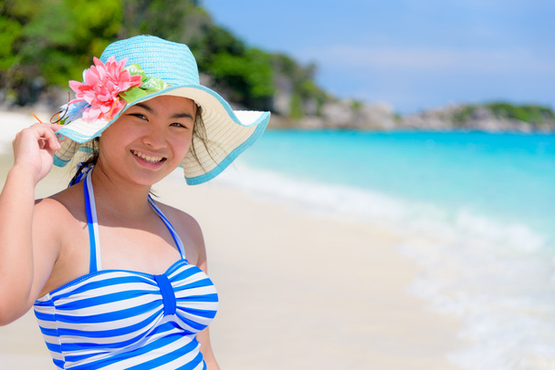 Девушка на пляже в Таиланде
 - Фото, изображение