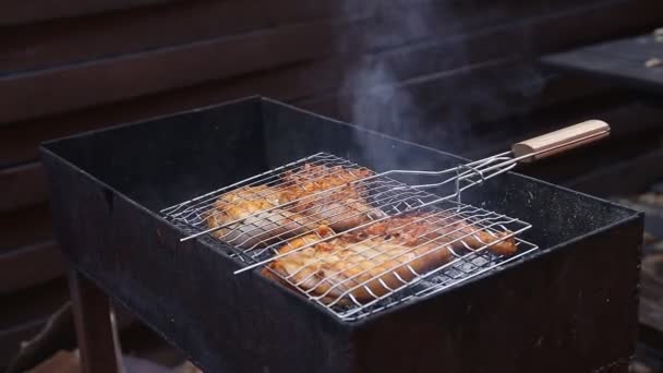 Chiken hús barbeque grill - Felvétel, videó