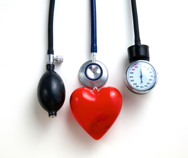 Equipo médico medidor de presión arterial aislado en blanco
 - Foto, Imagen