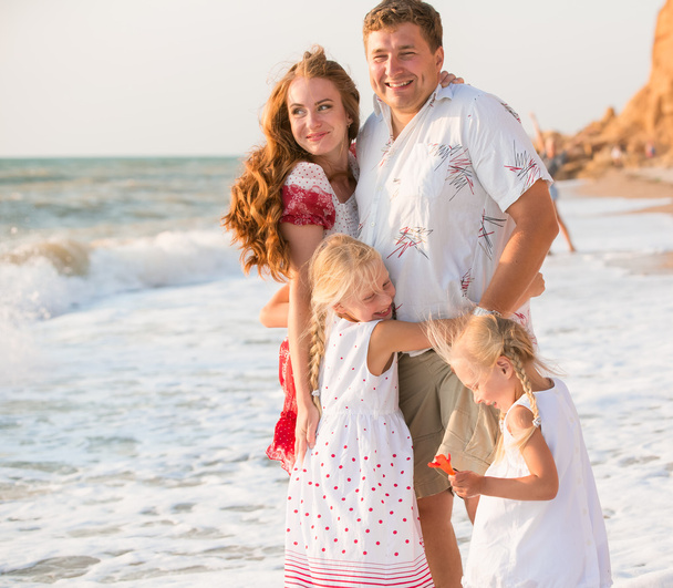 rodzina na plaży - Zdjęcie, obraz