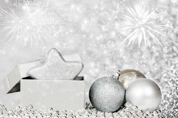 Parlak ışıklar ve Noel decoratio tatil arka plan - Fotoğraf, Görsel