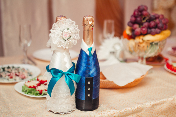 σαμπάνια γάμο στο τραπέζι συμποσίου - Φωτογραφία, εικόνα