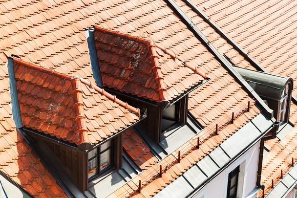 tile on roof of apartment house in Bratislava - Foto, afbeelding