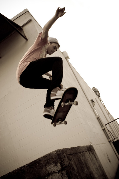 Skateboard saut
 - Photo, image