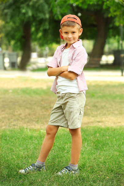 Little boy in park - Foto, imagen