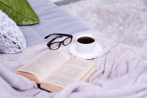 Cup of coffee with books - Valokuva, kuva